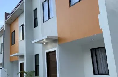Photos product image (demo house) — exterior facade